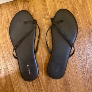 Torrid Black Flip Flops Size 11